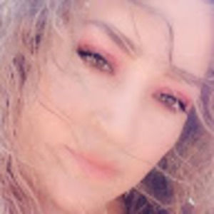 Meet your Posher, Melina